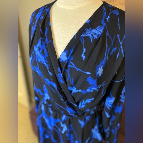Banana Republic Blue and Black Long Sleeve wrap style dress Size 8 - Picture 12 of 12
